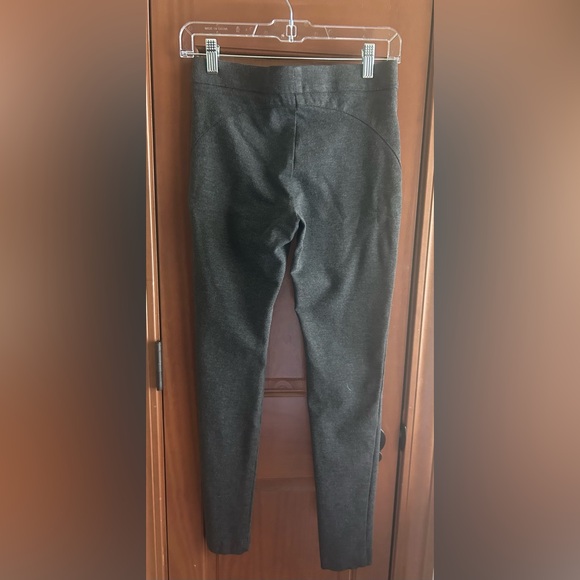 Gray leggings Size Small Excellent Condition🖤 - Picture 2 of 4